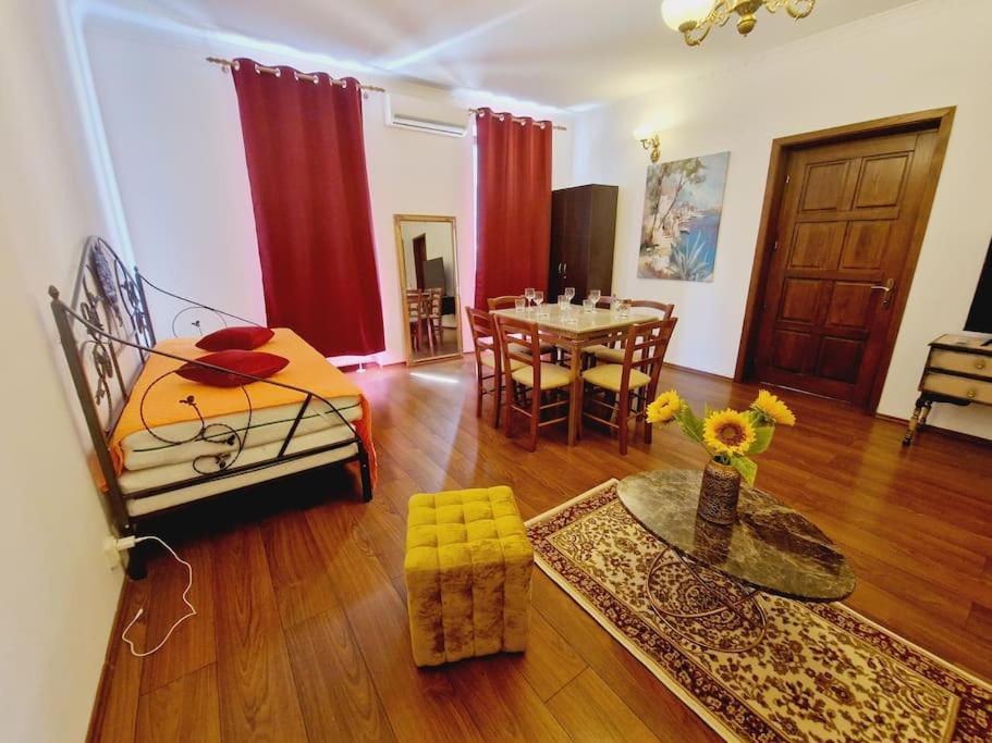克卢日-纳波卡5* Royal House Near Unirii Square别墅 外观 照片